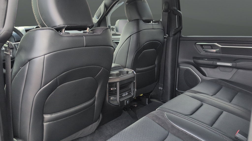 2025 RAM 1500 Laramie Crew Cab 4x4 5'7" Box