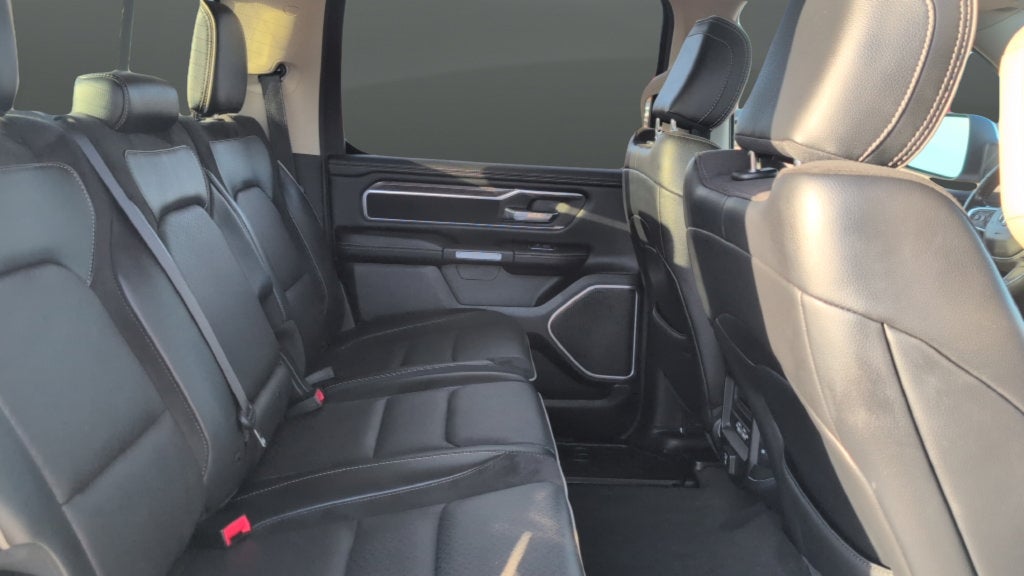 2020 RAM 1500 Laramie Crew Cab 4x4 5'7" Box