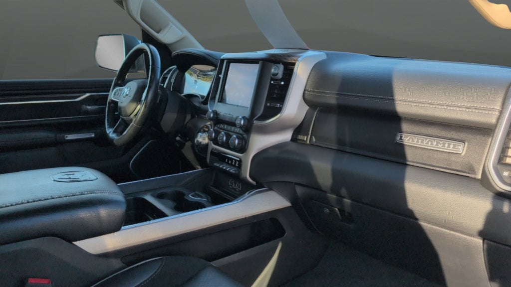 2020 RAM 1500 Laramie Crew Cab 4x4 5'7" Box