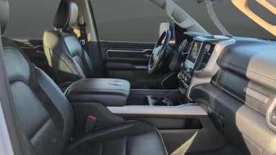 2020 RAM 1500 Laramie Crew Cab 4x4 5'7" Box