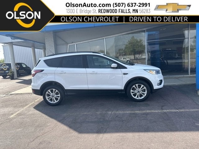 Used 2018 Ford Escape SE with VIN 1FMCU9GD5JUA43804 for sale in Redwood Falls, Minnesota