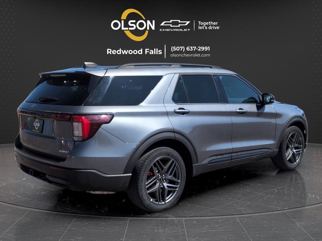 2025 Ford Explorer ST-Line