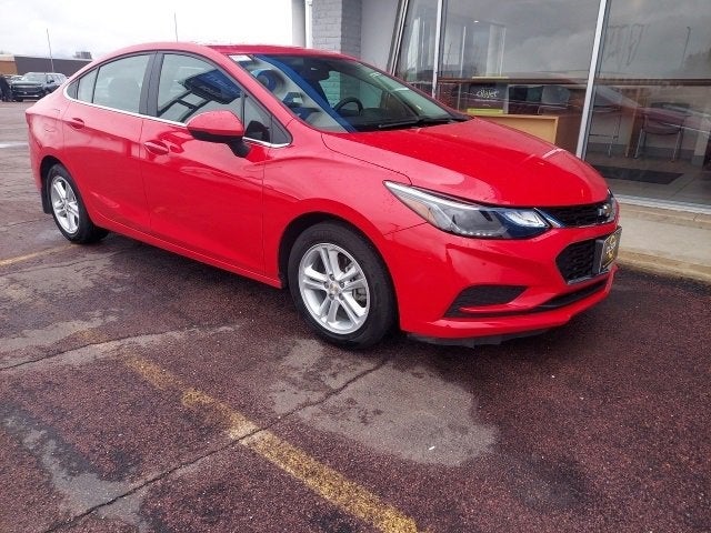 Used 2017 Chevrolet Cruze LT with VIN 1G1BE5SM1H7112096 for sale in Redwood Falls, MN