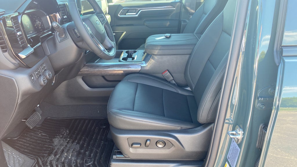 2026 Chevrolet Silverado 3500 HD LTZ - Photo 13