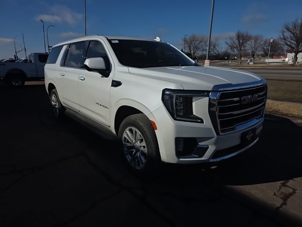 2023 GMC Yukon XL SLT