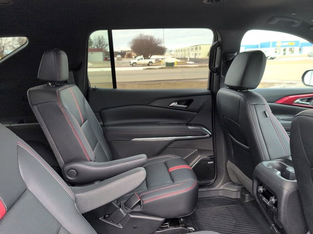 2025 Chevrolet Traverse RS