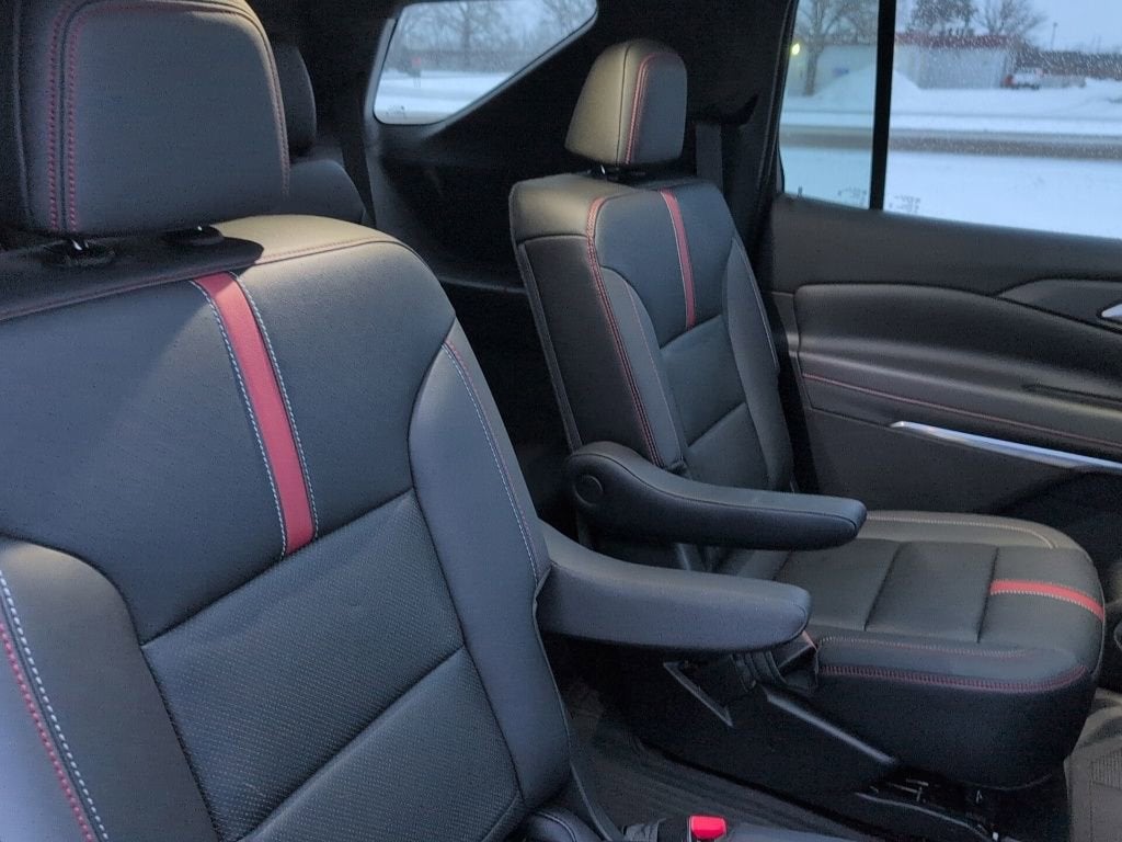 2025 Chevrolet Traverse RS