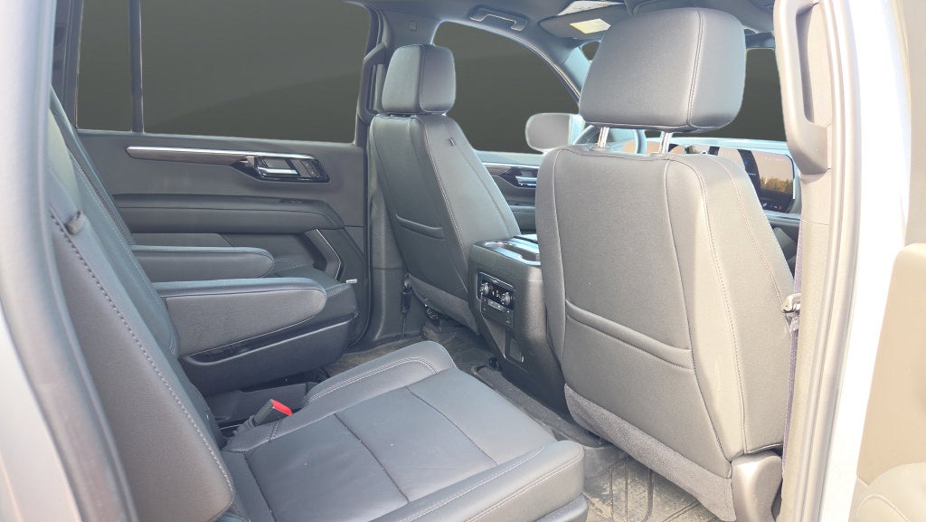 2025 Chevrolet Suburban LT