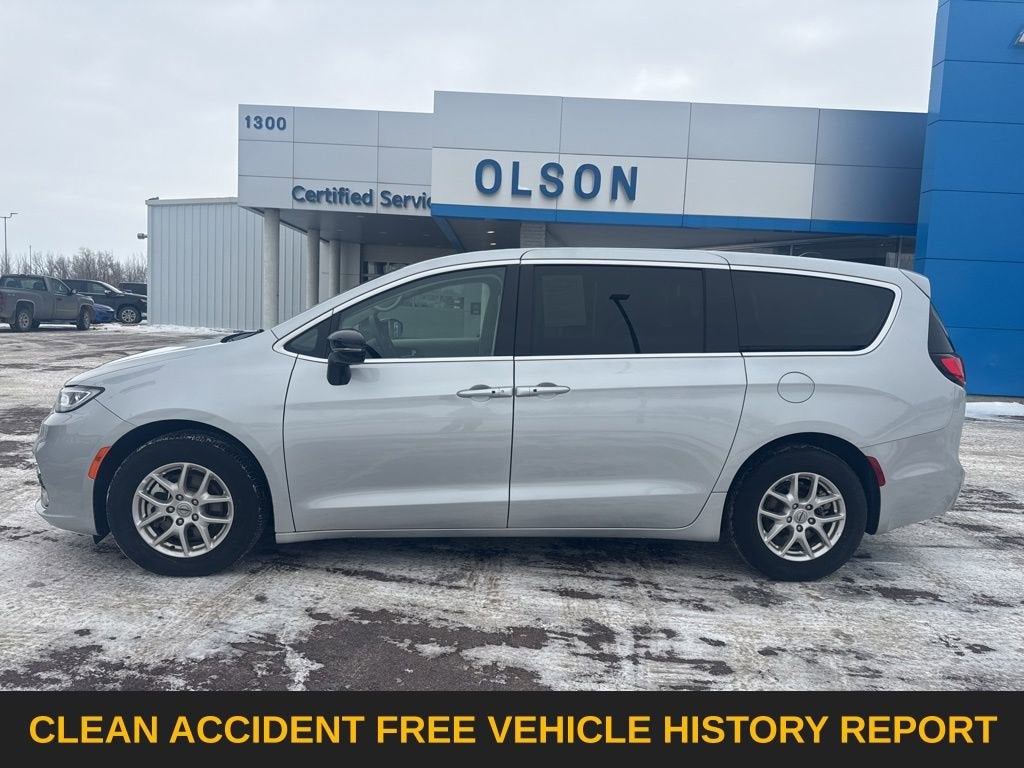 2024 Chrysler Pacifica Touring L