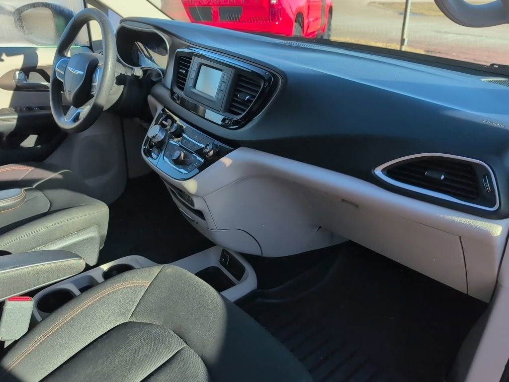 2017 Chrysler Pacifica LX