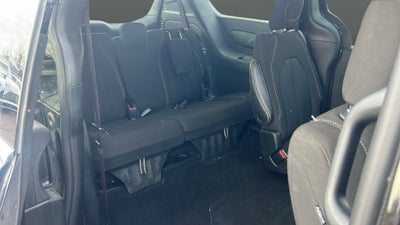 2024 Chrysler Pacifica Touring