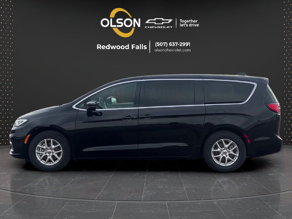 2024 Chrysler Pacifica Touring