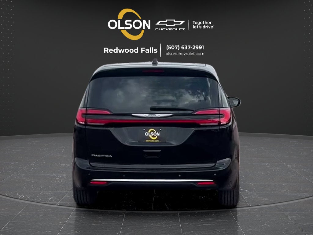 2024 Chrysler Pacifica Touring