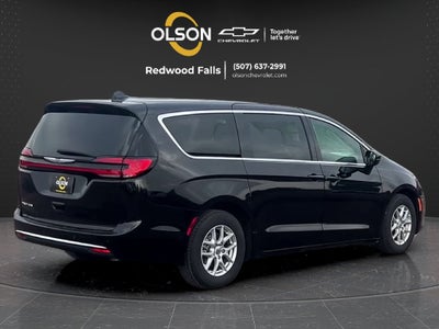 2024 Chrysler Pacifica Touring
