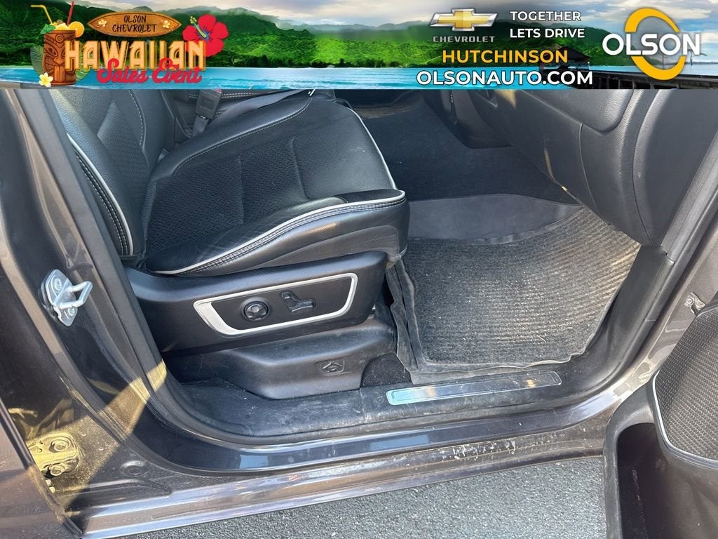 2019 RAM 1500 Laramie Crew Cab 4x4 6'4" Box