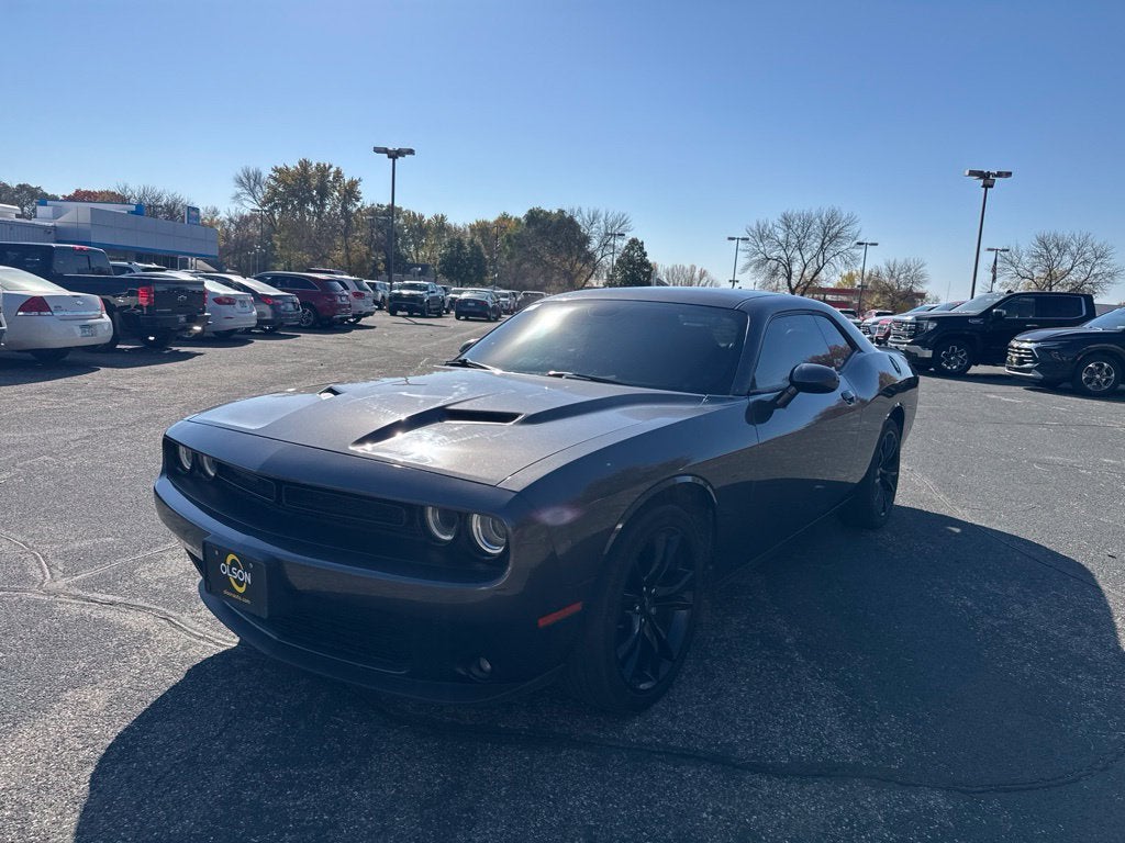 2017 Dodge Challenger SXT Plus