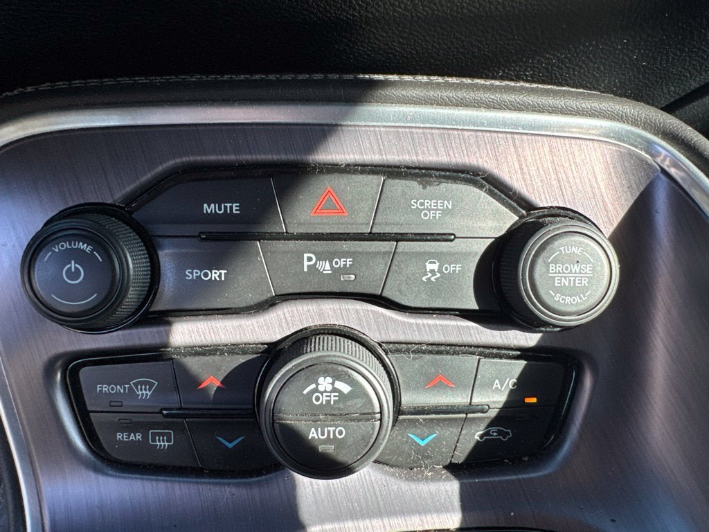 2017 Dodge Challenger SXT Plus