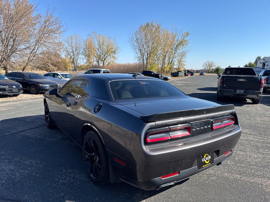2017 Dodge Challenger SXT Plus