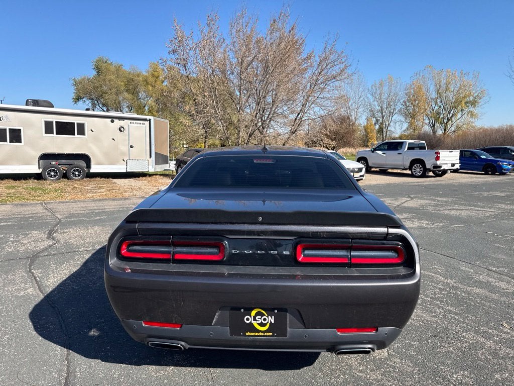 2017 Dodge Challenger SXT Plus