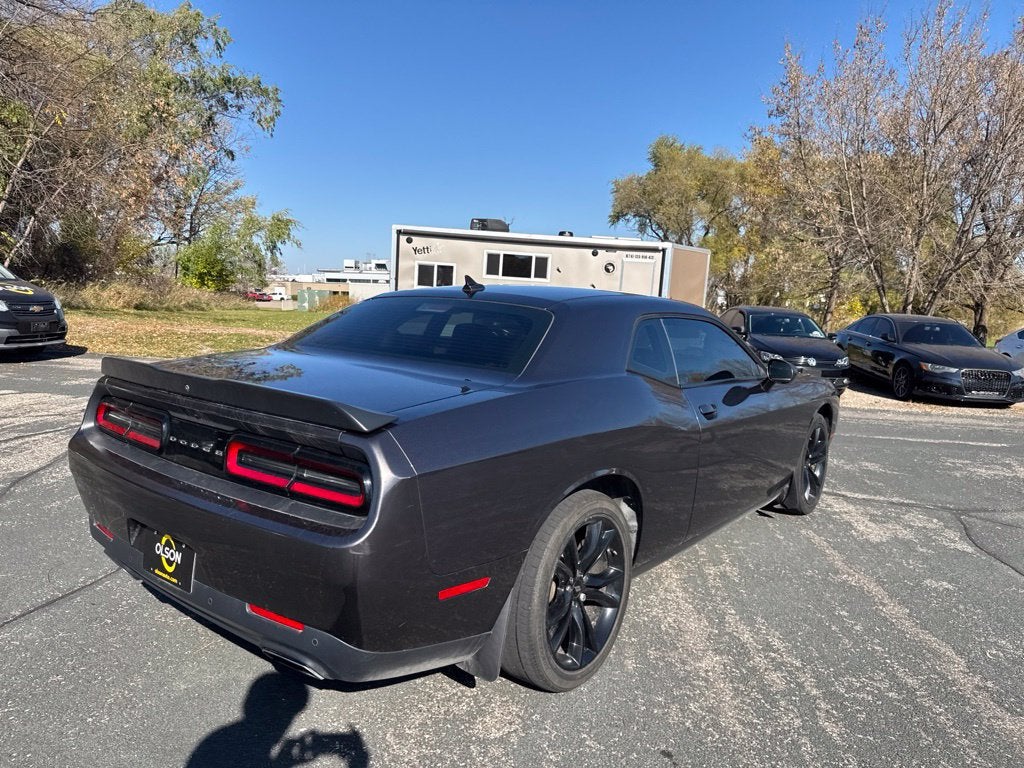 2017 Dodge Challenger SXT Plus