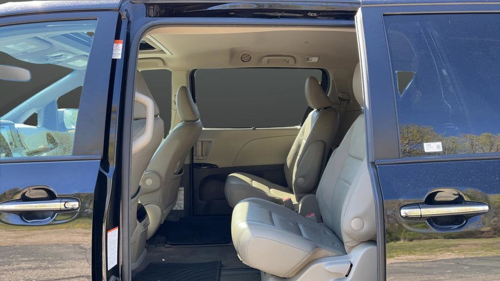 2017 Toyota Sienna XLE 7 Passenger